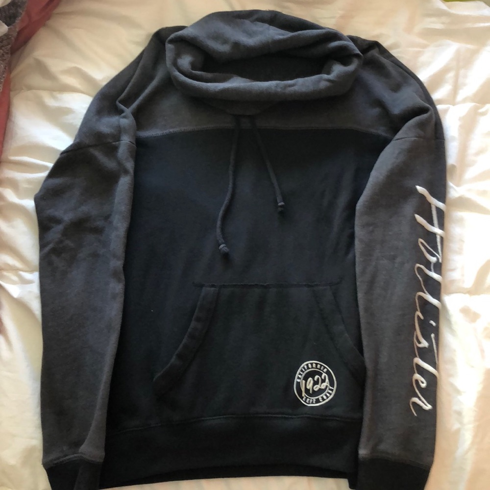 grey hollister hoodie